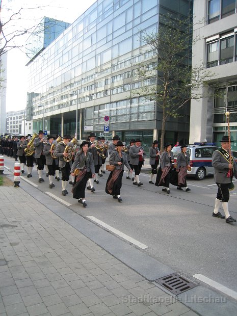 2011_04_28 Maibaumaufstellen in St. Poelten (34)